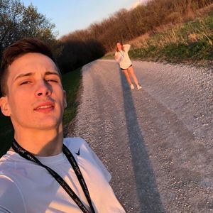 Meet your Posher, Max